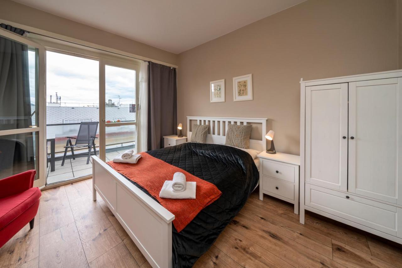 New Town - Apple Apartments Prag Exterior foto